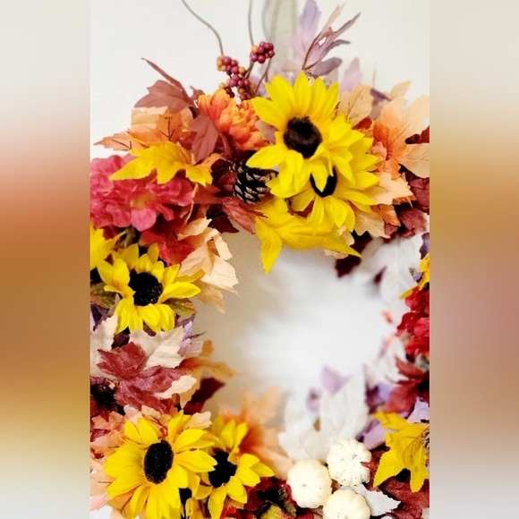 Hand Crafted Autumn Wreath Sunflowers and Pinecones - Picture 2 of 5
